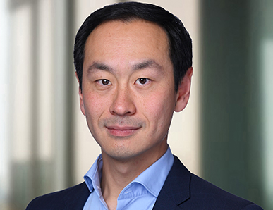 Winston Guo Headshot Q1f26 387x298